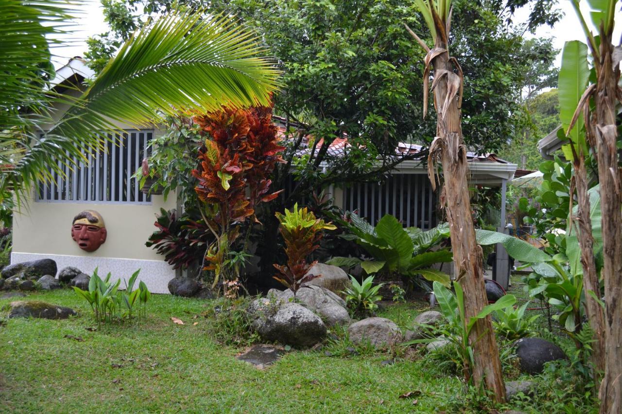 Casa Sophia: Triple Apartment Options with Wi-Fi Guapiles Exterior photo