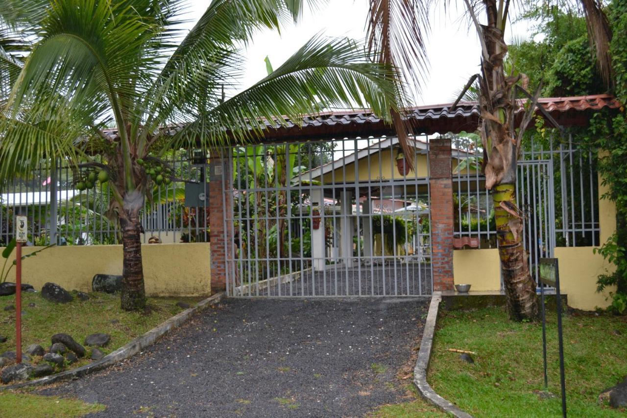 Casa Sophia: Triple Apartment Options with Wi-Fi Guapiles Exterior photo