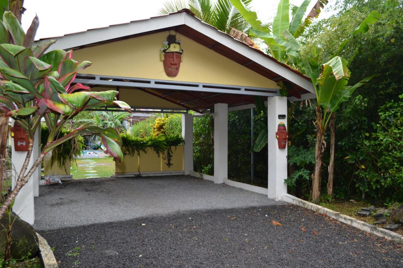 Casa Sophia: Triple Apartment Options with Wi-Fi Guapiles Exterior photo