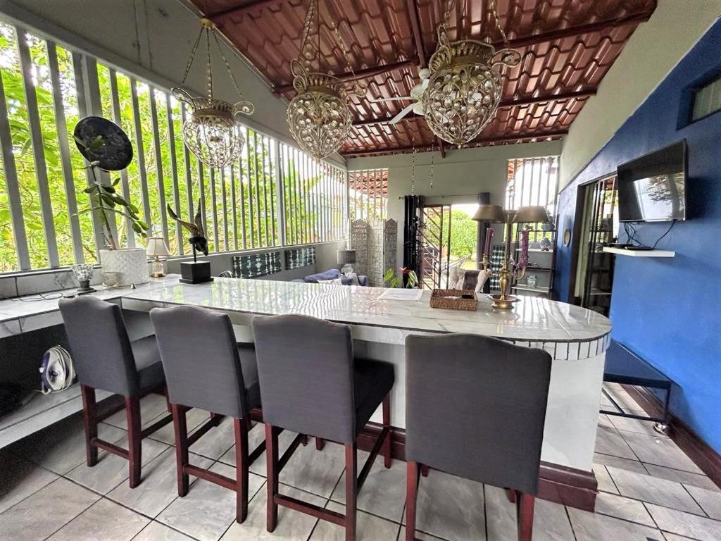 Casa Sophia: Triple Apartment Options with Wi-Fi Guapiles Exterior photo