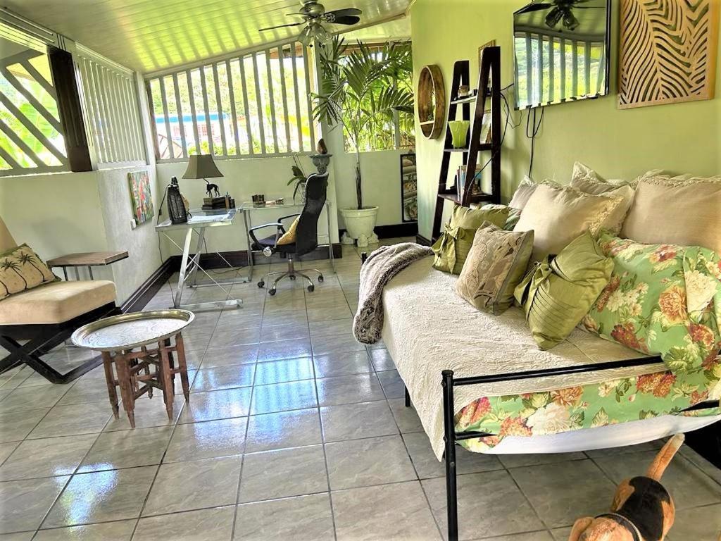 Casa Sophia: Triple Apartment Options with Wi-Fi Guapiles Exterior photo