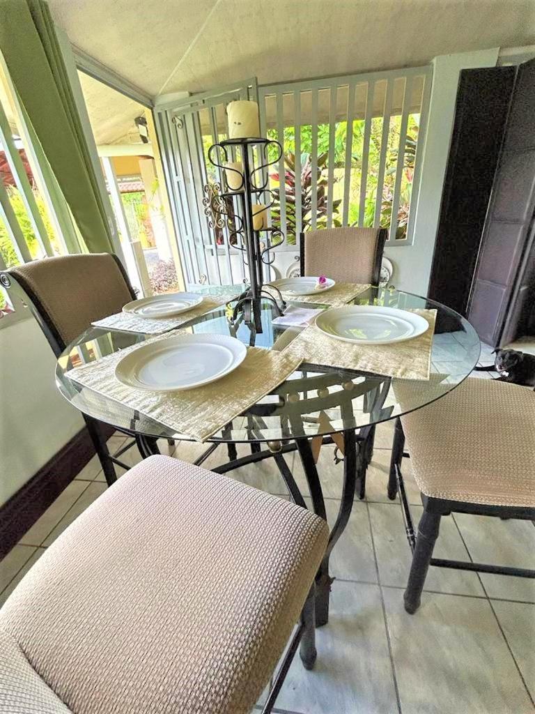 Casa Sophia: Triple Apartment Options with Wi-Fi Guapiles Exterior photo