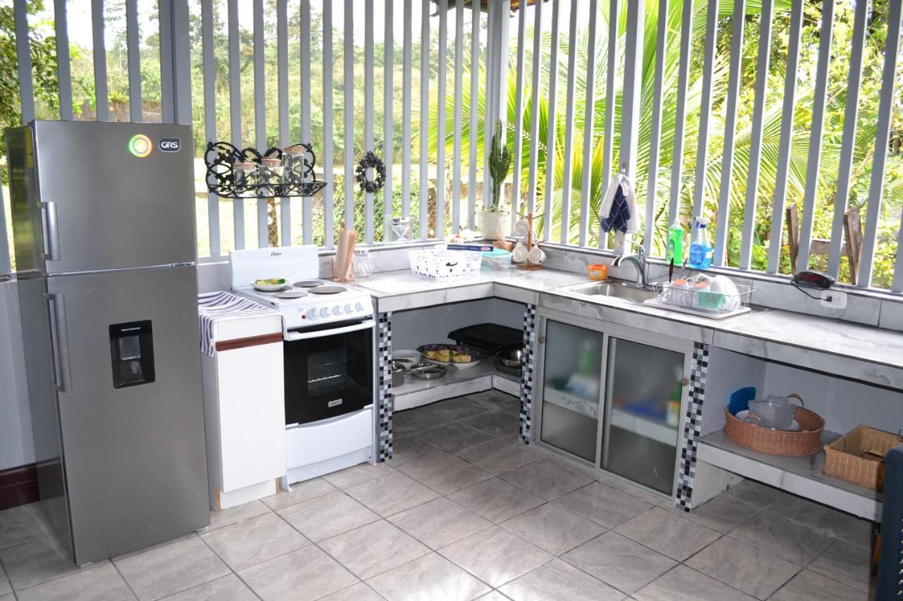 Casa Sophia: Triple Apartment Options with Wi-Fi Guapiles Exterior photo