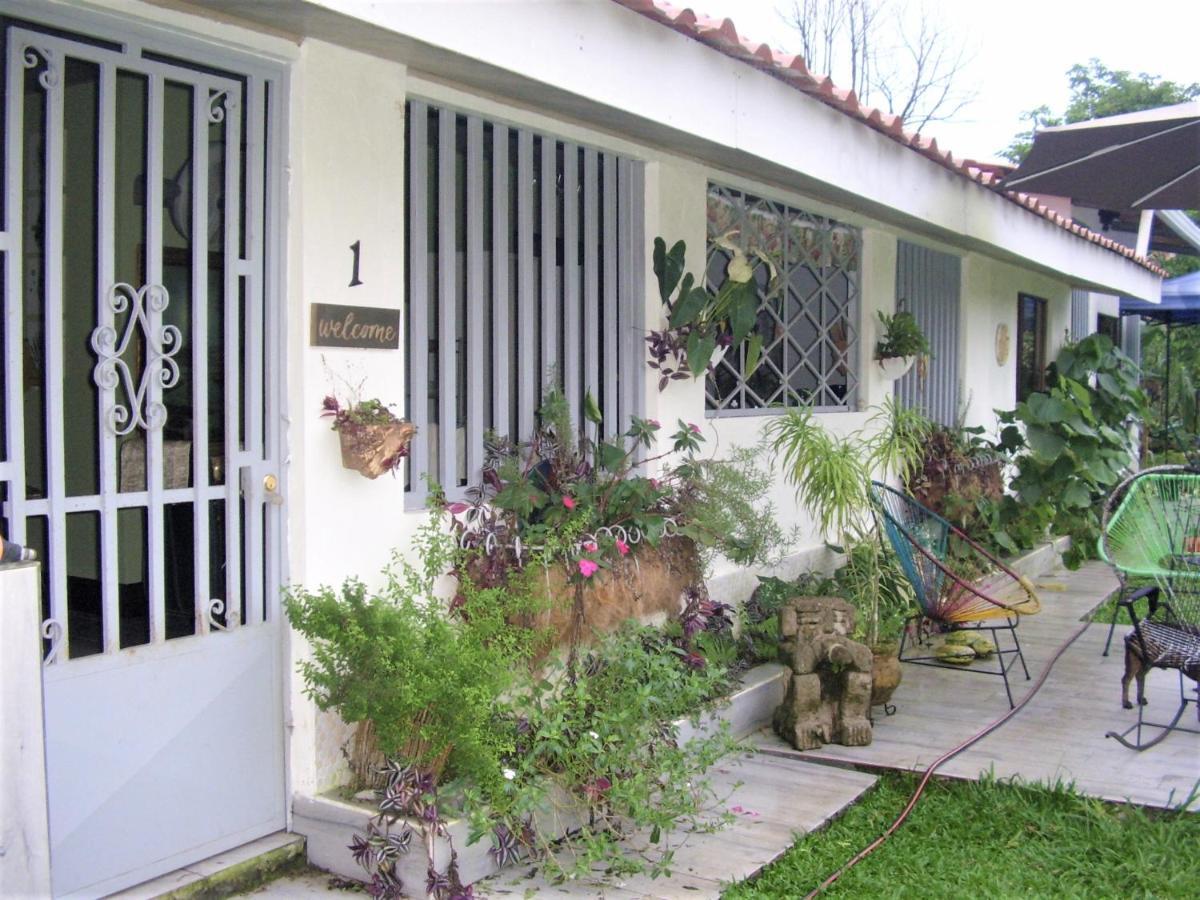 Casa Sophia: Triple Apartment Options with Wi-Fi Guapiles Exterior photo